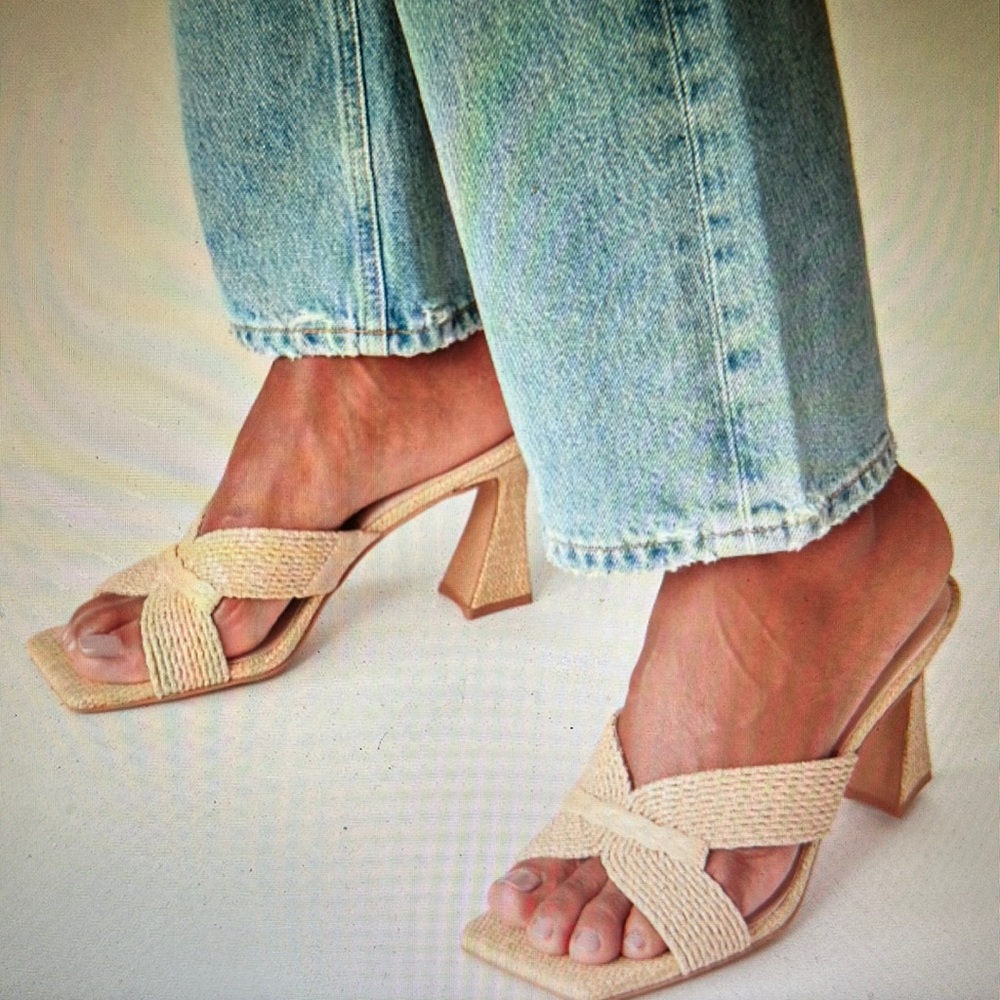 Size 7 1/2 3.4 inch heel; light natural raffia.
